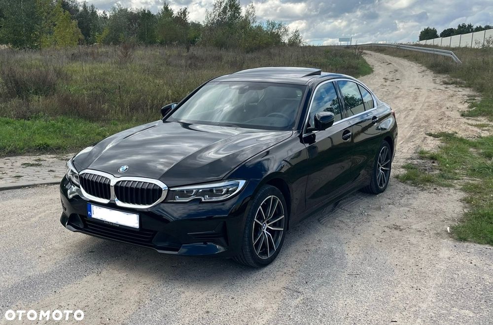 BMW Seria 3 330i xDrive Luxury Line - 4