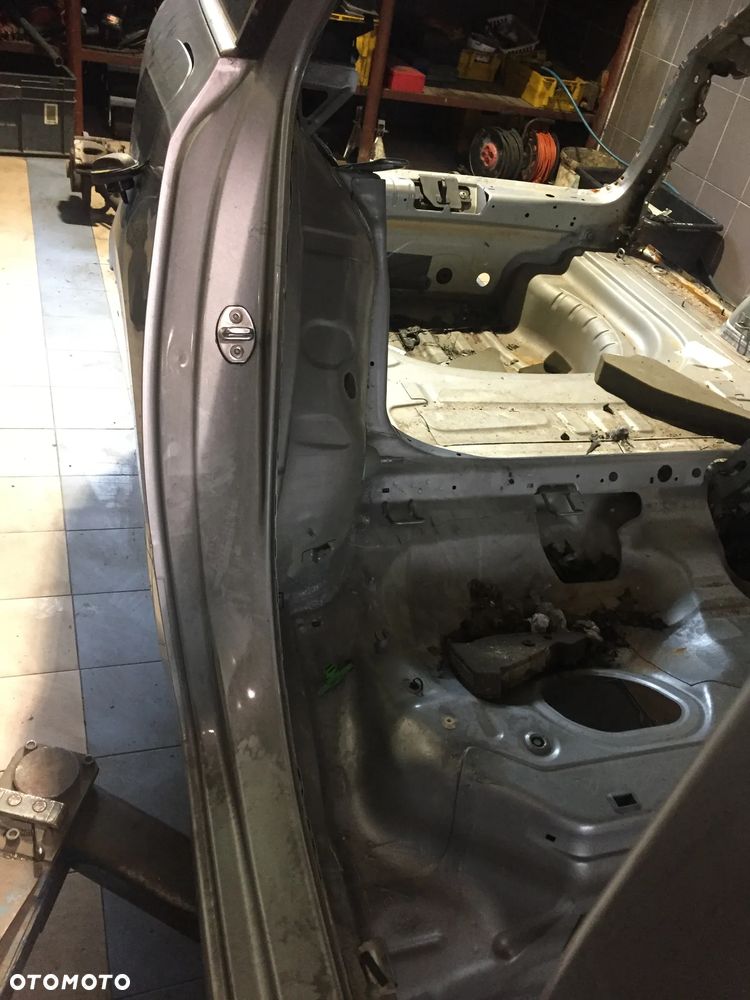 SKODA OCTAVIA III KOMBI 16R ĆWIARTKA PRAWA TYŁ - 3