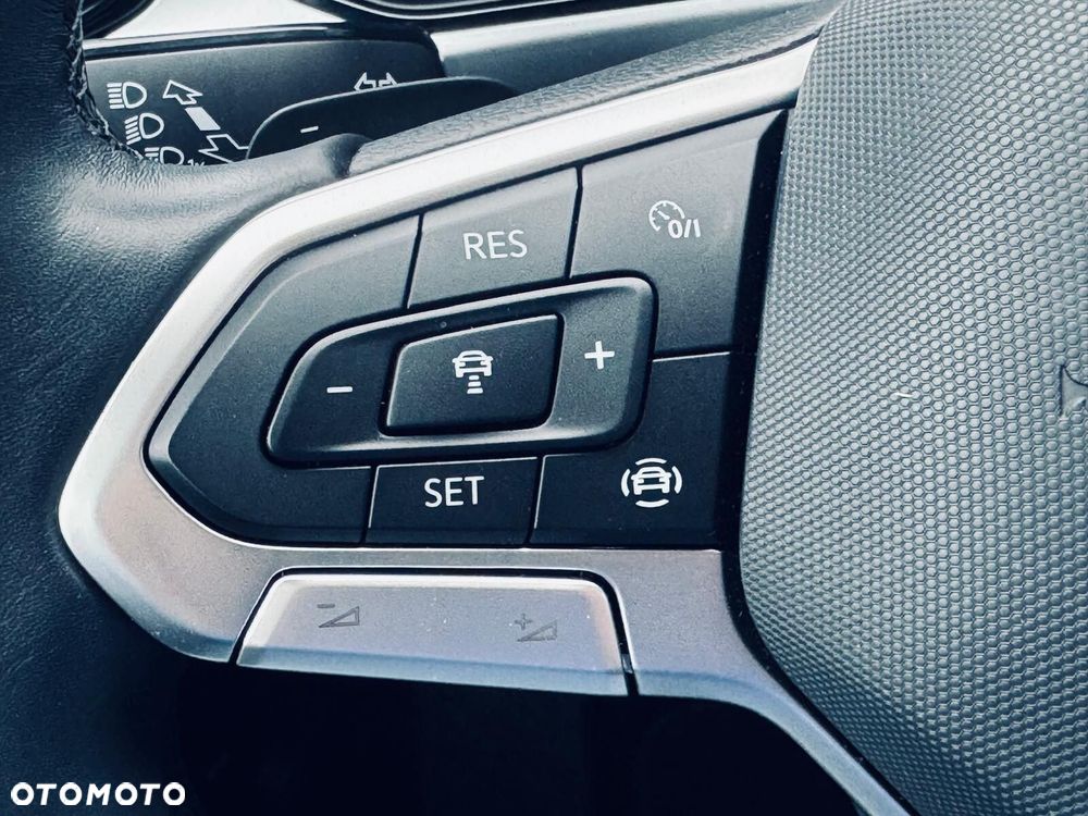 Volkswagen T-Roc 1.5 TSI Life DSG - 22