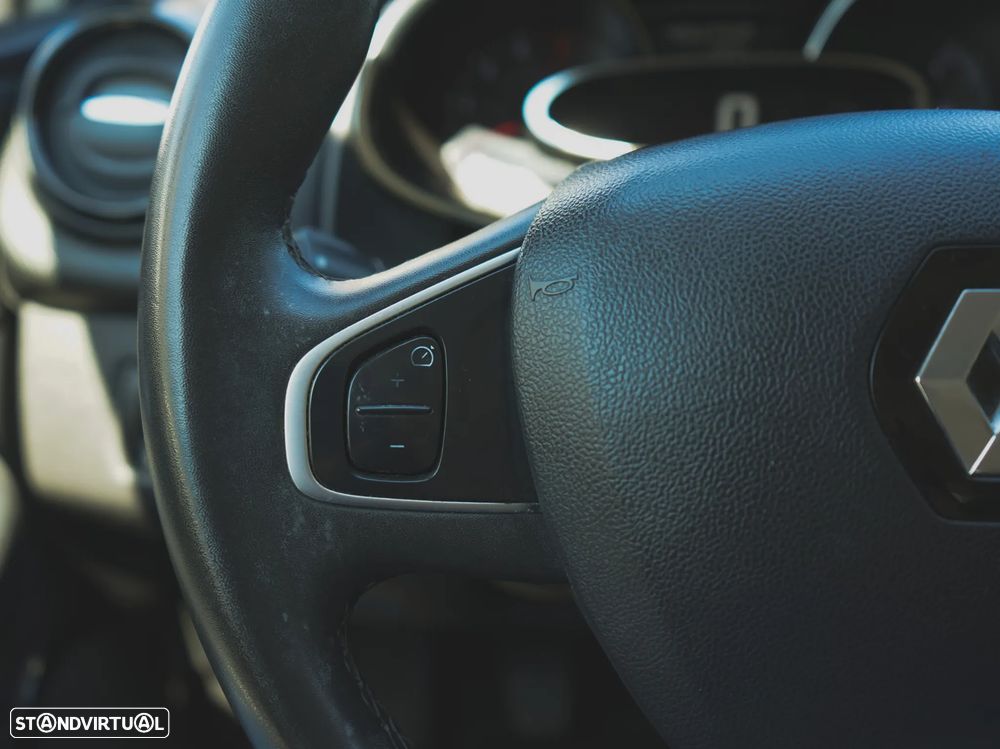 Renault Clio (Energy) dCi 90 Bose Edition - 11