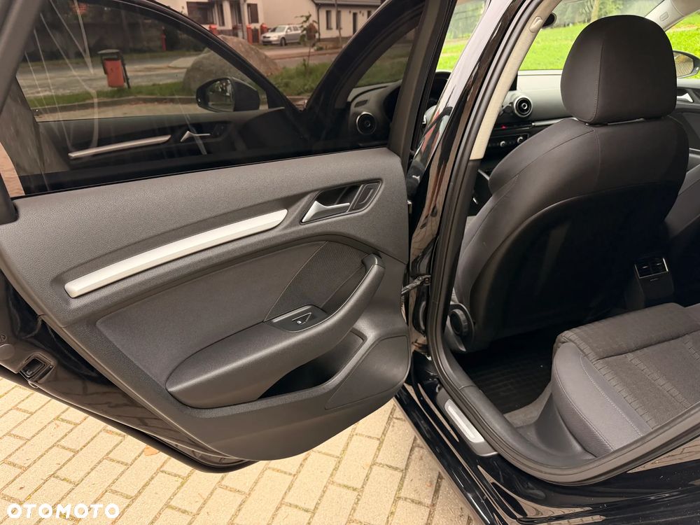 Audi A3 Sportback - 12