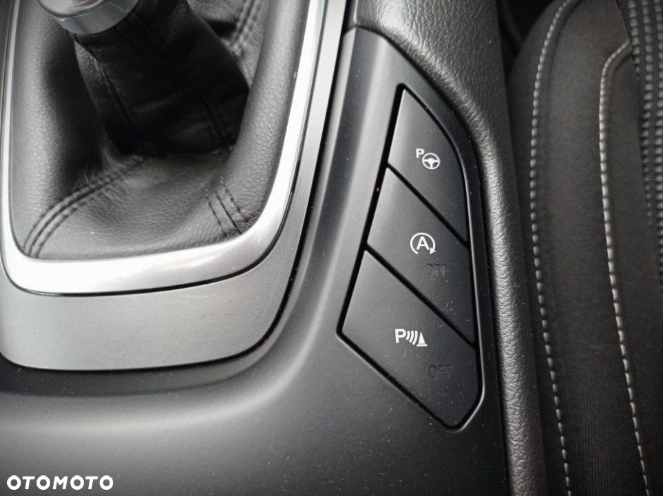 Ford Mondeo - 35