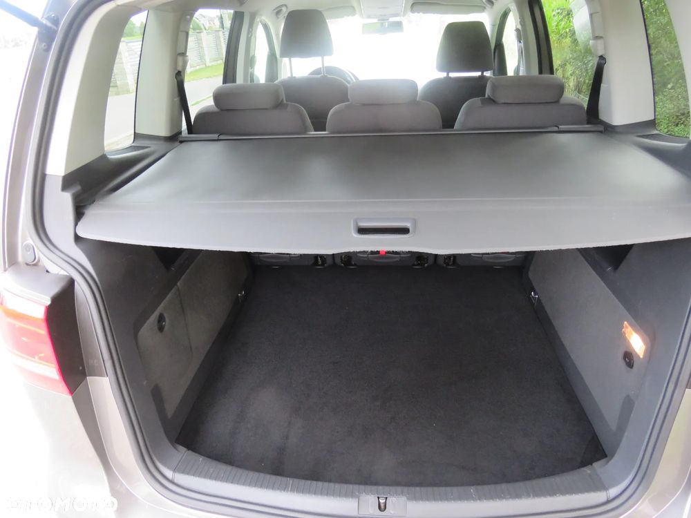 Volkswagen Touran 1.6 TDI DPF BlueMotion Technology MATCH - 19