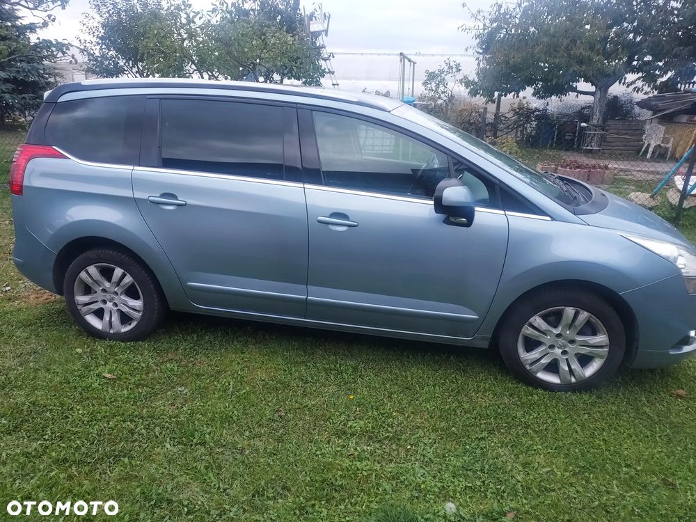 Peugeot 5008 2011 photo 3