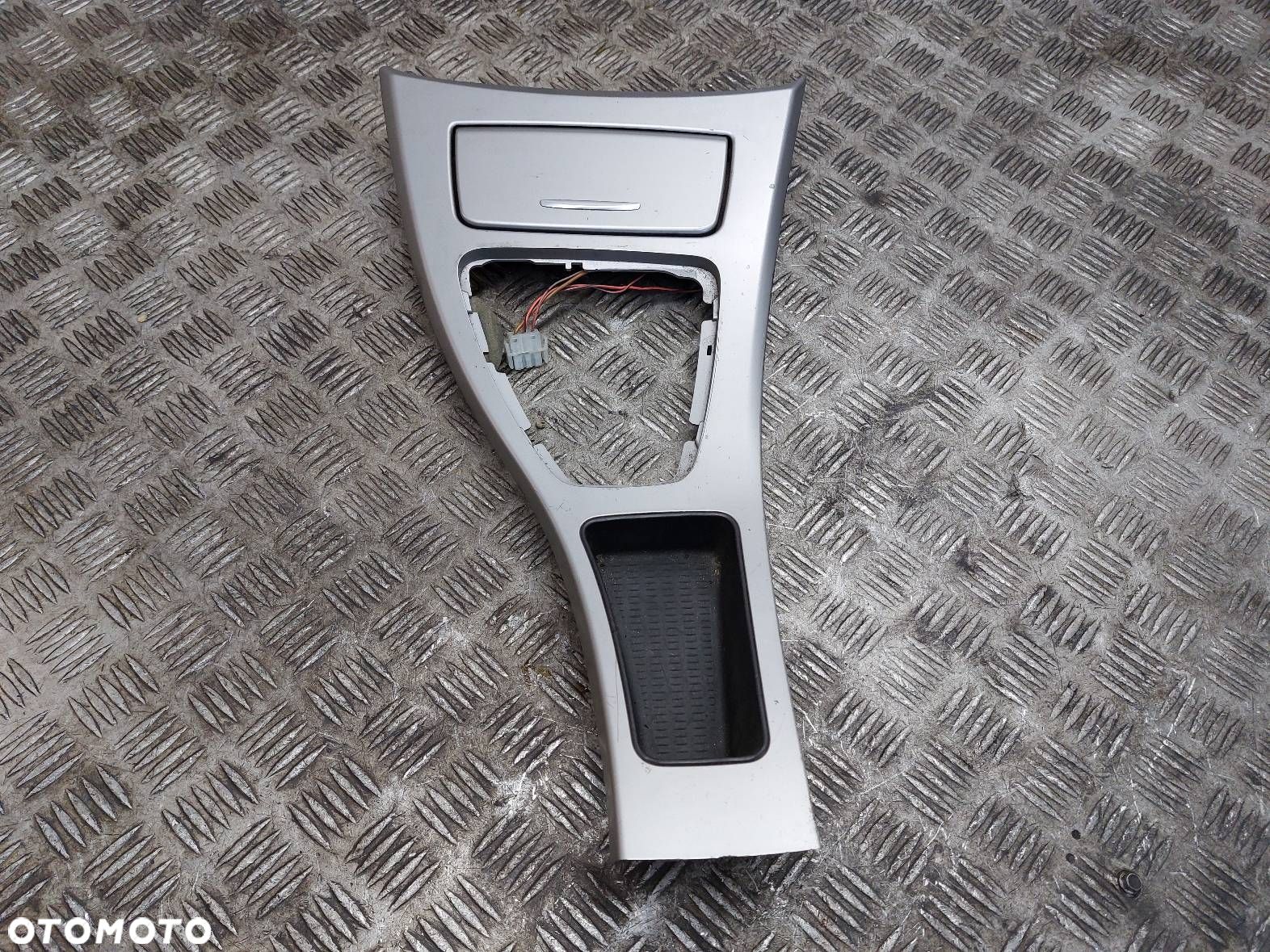 RAMKA KONSOLI ŚRODKOWA BMW E90 E91 7078571 7118034 - 1