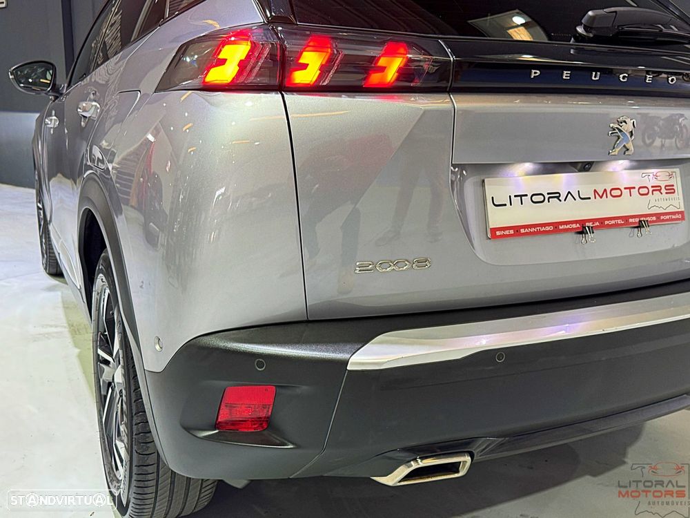 Peugeot 2008 1.2 PureTech GT EAT8 - 14