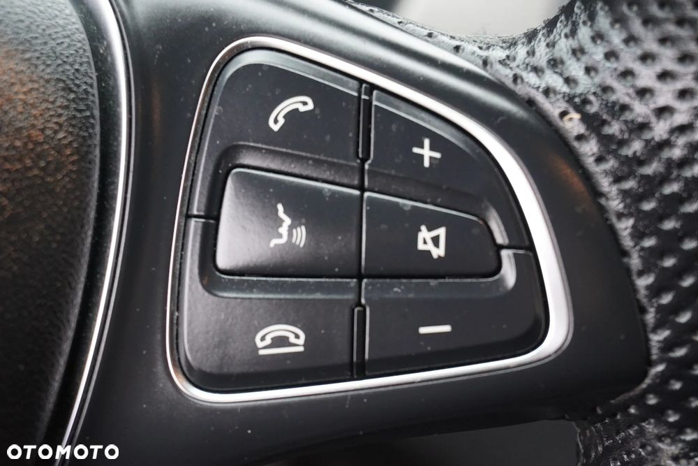 Mercedes-Benz CLA 200 Peak Edition - 32