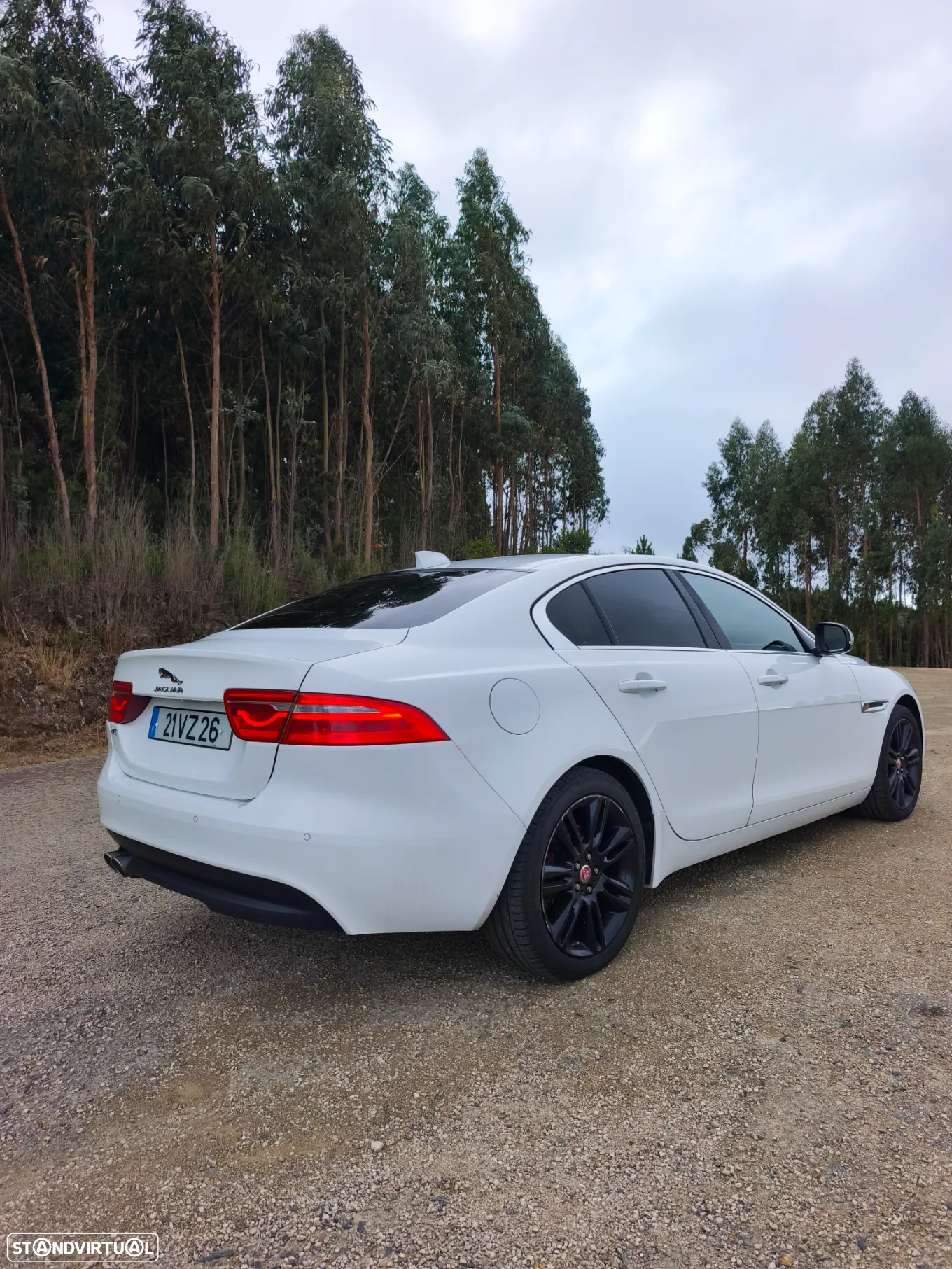 Jaguar XE 2.0 D S - 4