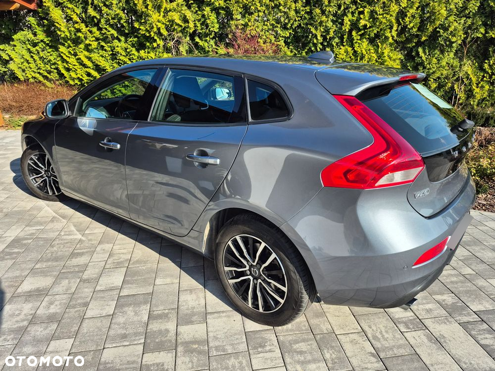 Volvo V40 - 8