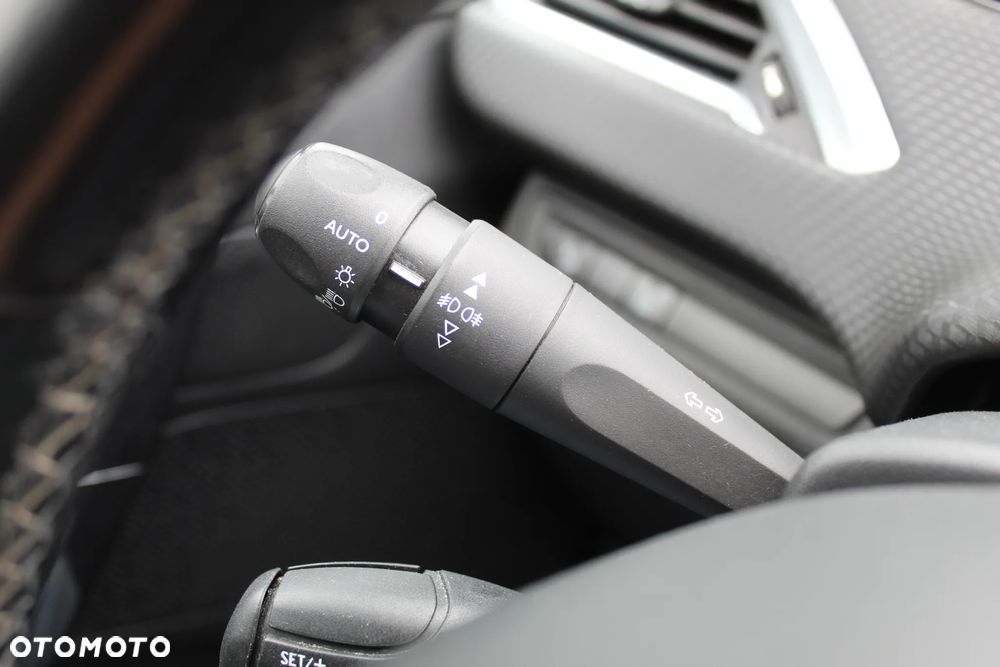 Peugeot 208 1.2 PureTech Allure S&S EAT6 - 24
