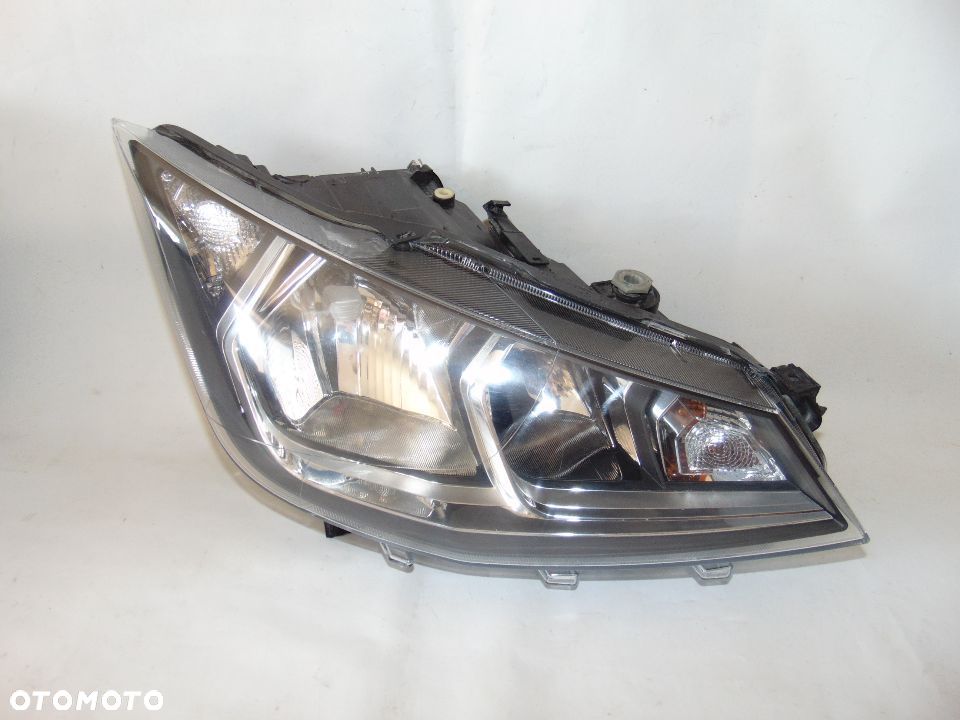 Oryginalna lampa przednia przód prawa 6F1941006A Seat Ibiza 5 V , 17-21r Europa - 1