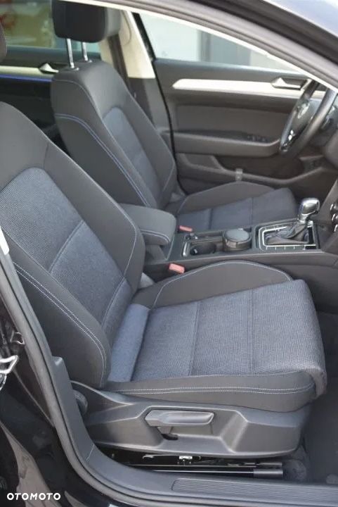 Volkswagen Passat - 34