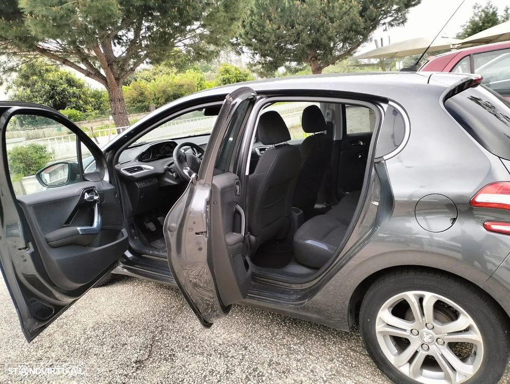 Peugeot 208 1.2 VTi Allure - 6