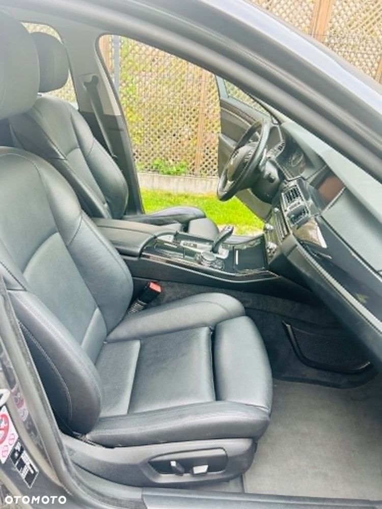 BMW Seria 5 520d xDrive - 16
