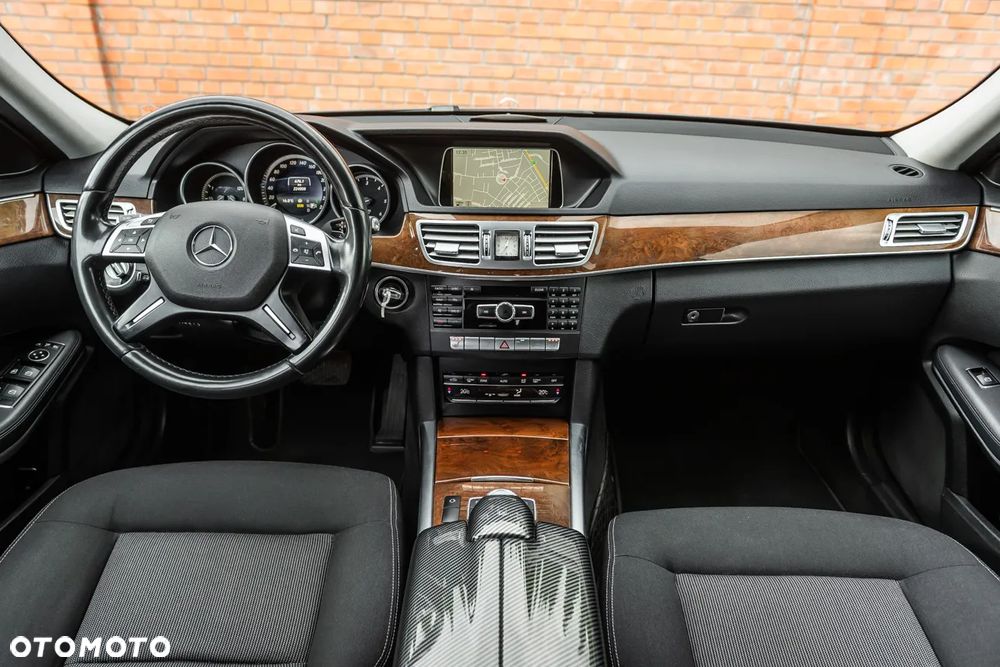 Mercedes-Benz Klasa E 350 BlueTEC 4-Matic Classic - 29