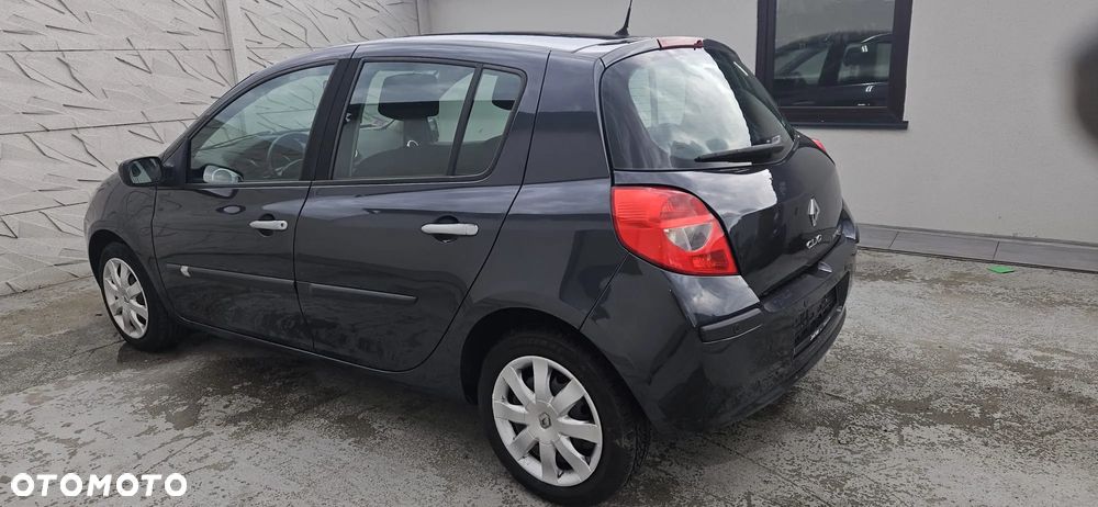 Renault Clio 1.2 16V 75 Expression - 14