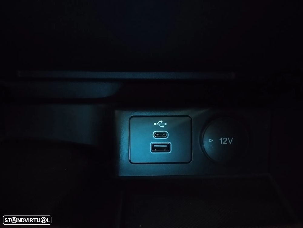 Ford Focus 1.0 EcoBoost MHEV ST-Line - 37