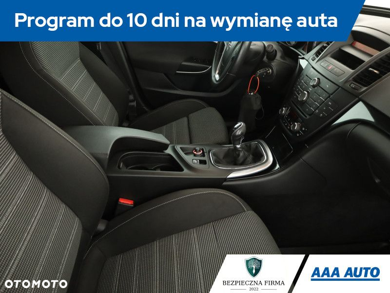 Opel Insignia - 8