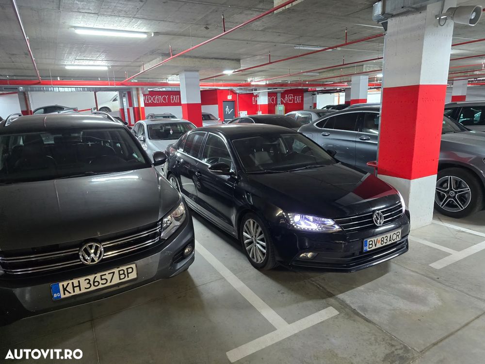 Volkswagen Jetta 2.0 TDI DSG Highline - 14