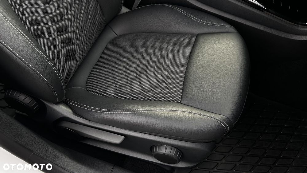 Mercedes-Benz Klasa A 200 Style 7G-DCT - 24