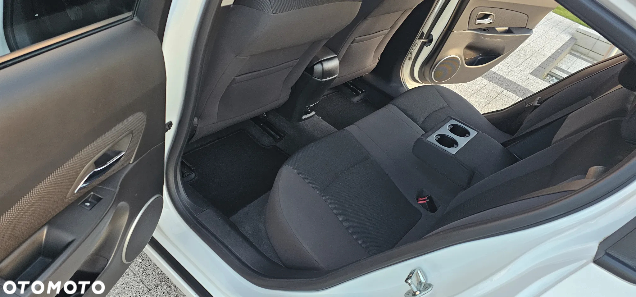 Chevrolet Cruze 1.6 LS+ - 6