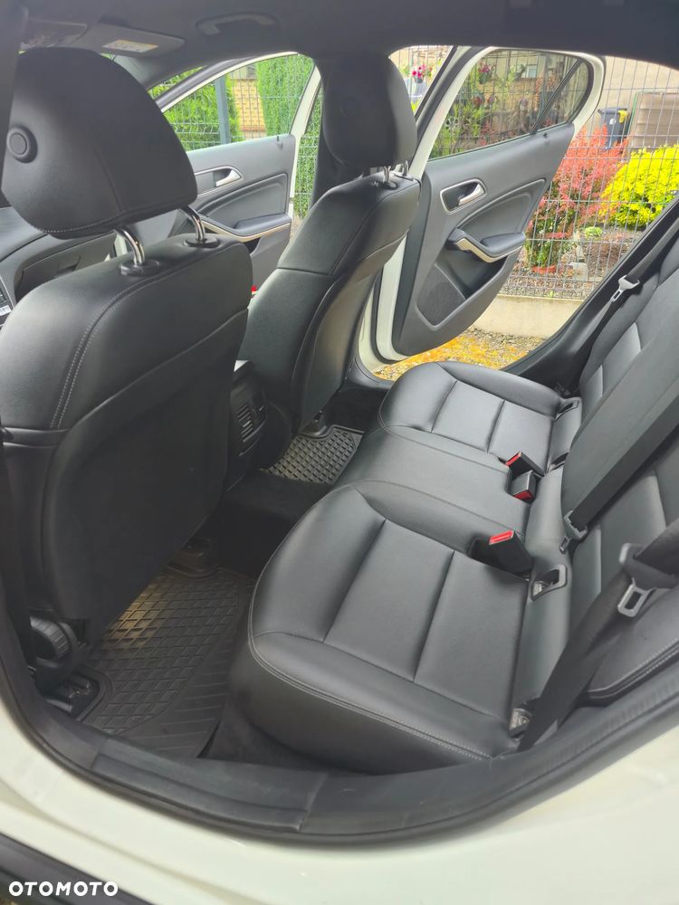 Mercedes-Benz GLA 250 4-Matic - 24