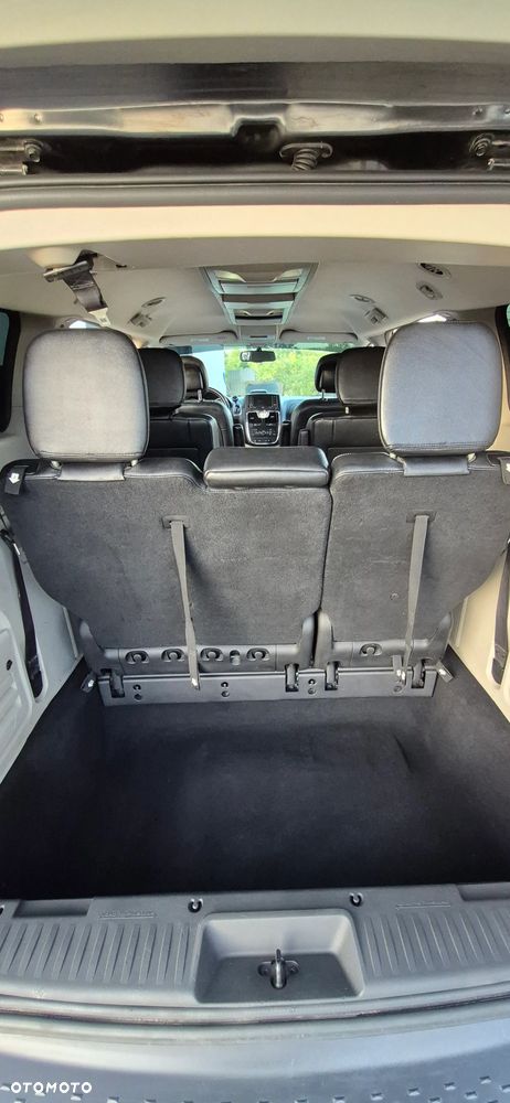 Chrysler Town & Country 3.6 Limited - 15