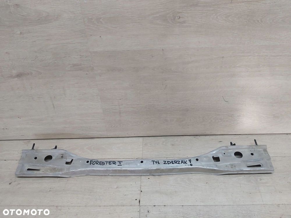 Subaru Forester II SG 2,0 belka wzmocnienie zderzaka tył - 1