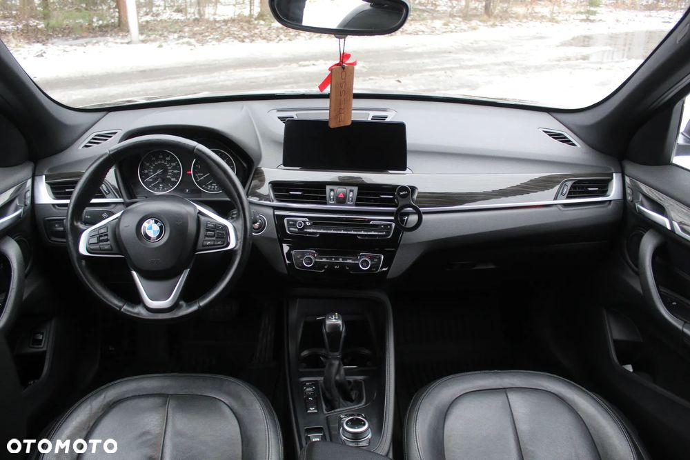 BMW X1 xDrive25i xLine - 11