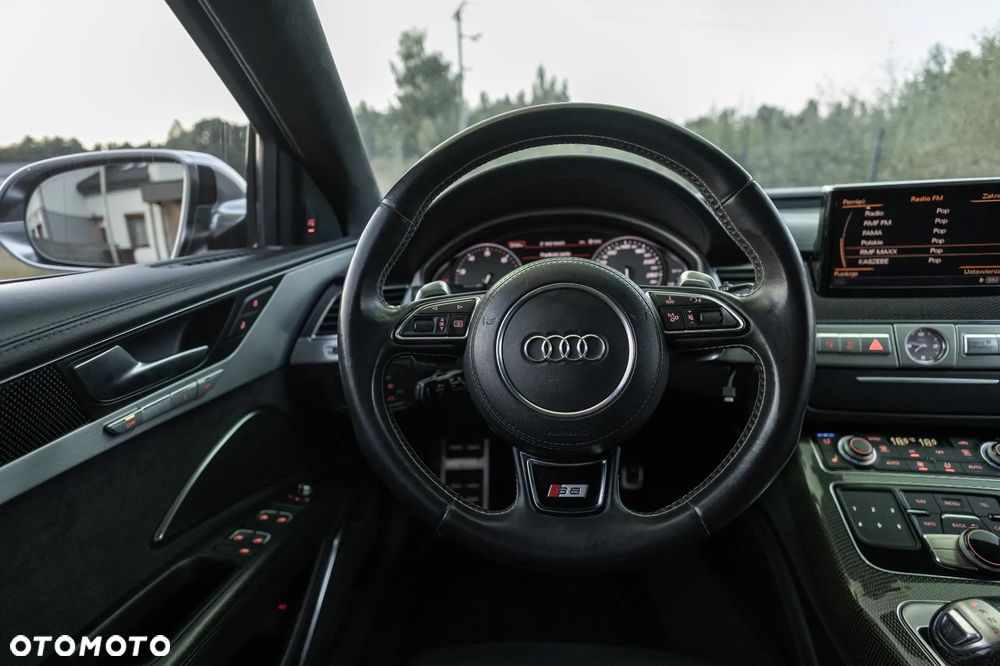 Audi S8 - 10
