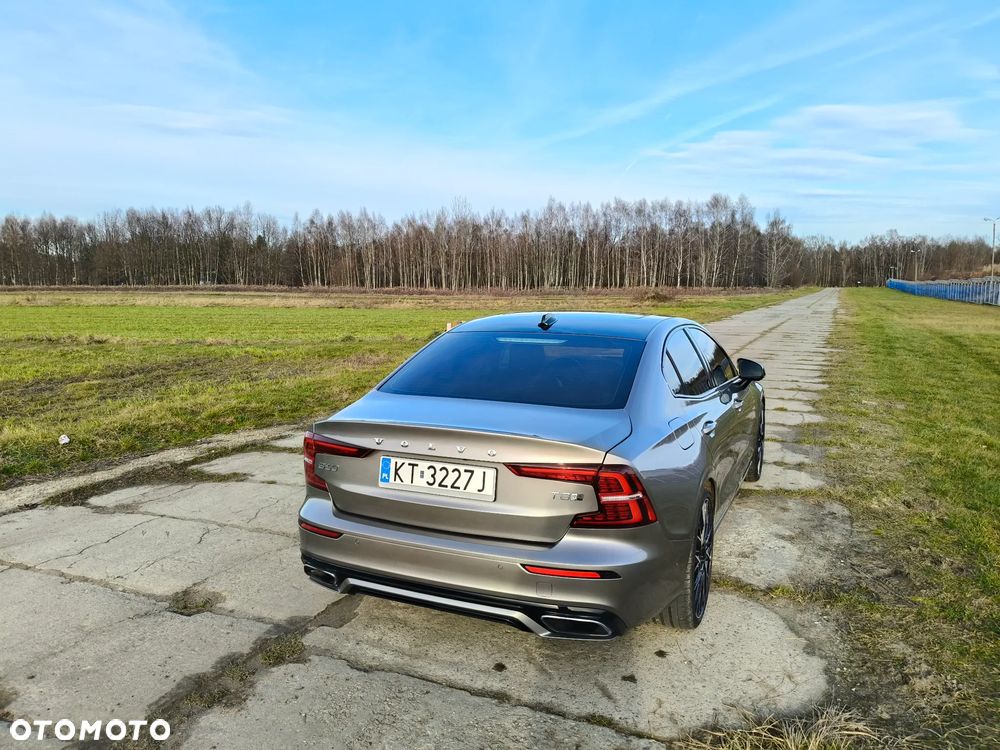 Volvo S60 T8 Twin Engine AWD Geartronic RDesign - 6