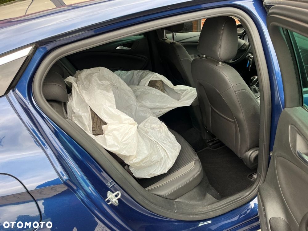 Opel Astra 1.2 T Ultimate S&S - 17