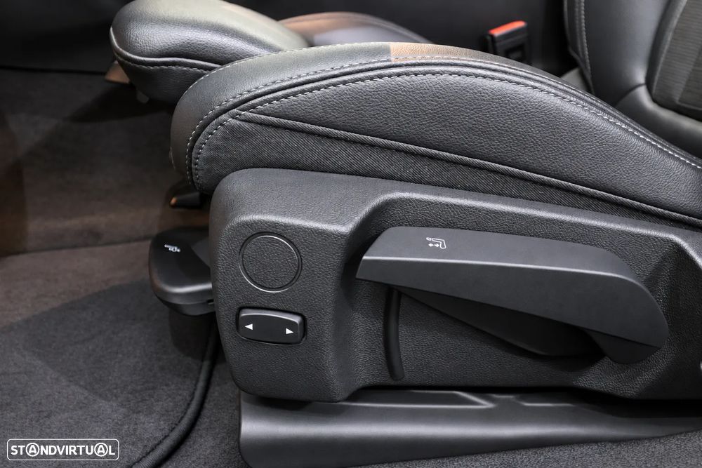 BMW 330 e Auto - 36