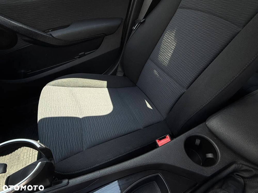 BMW X1 sDrive18i - 11