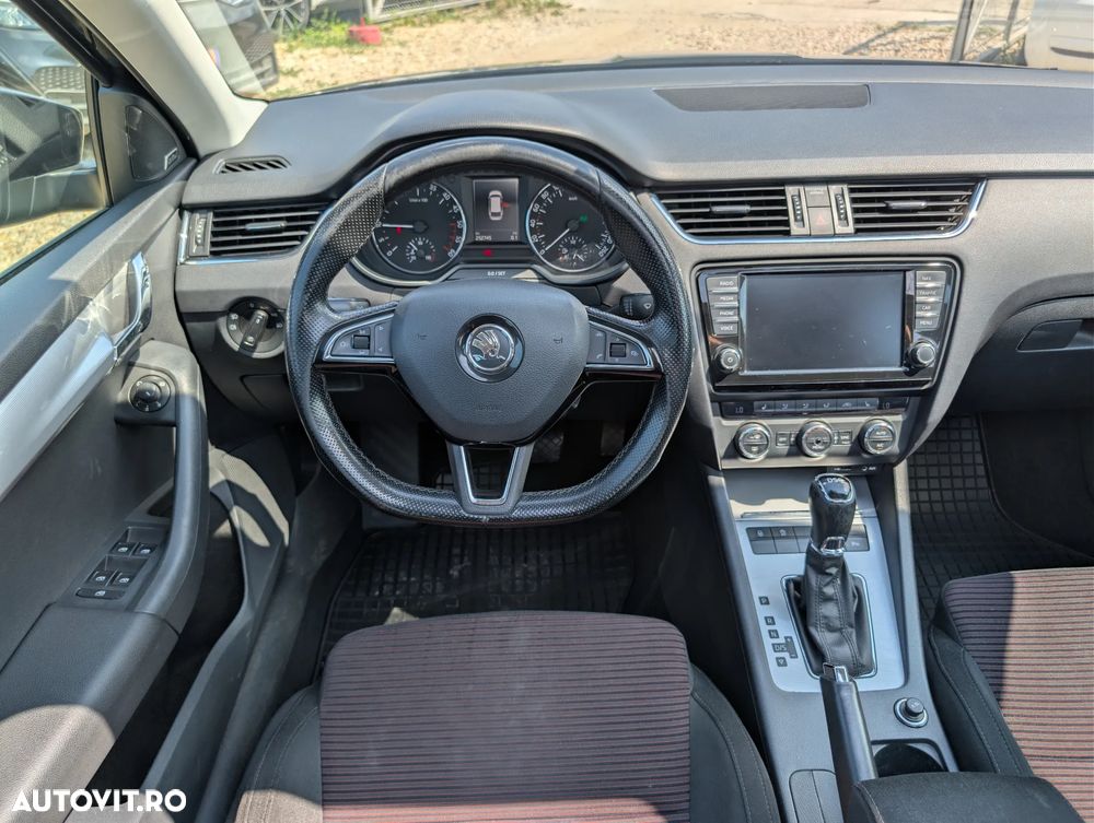 Skoda Octavia 1.6 TDI DSG Style - 22