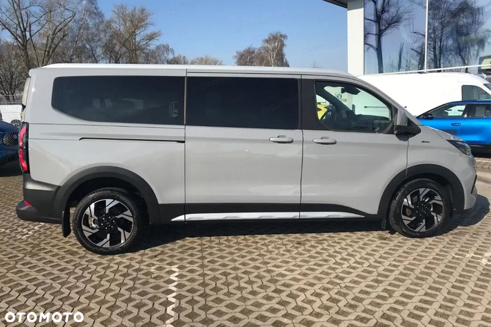 Ford Tourneo Custom - 5