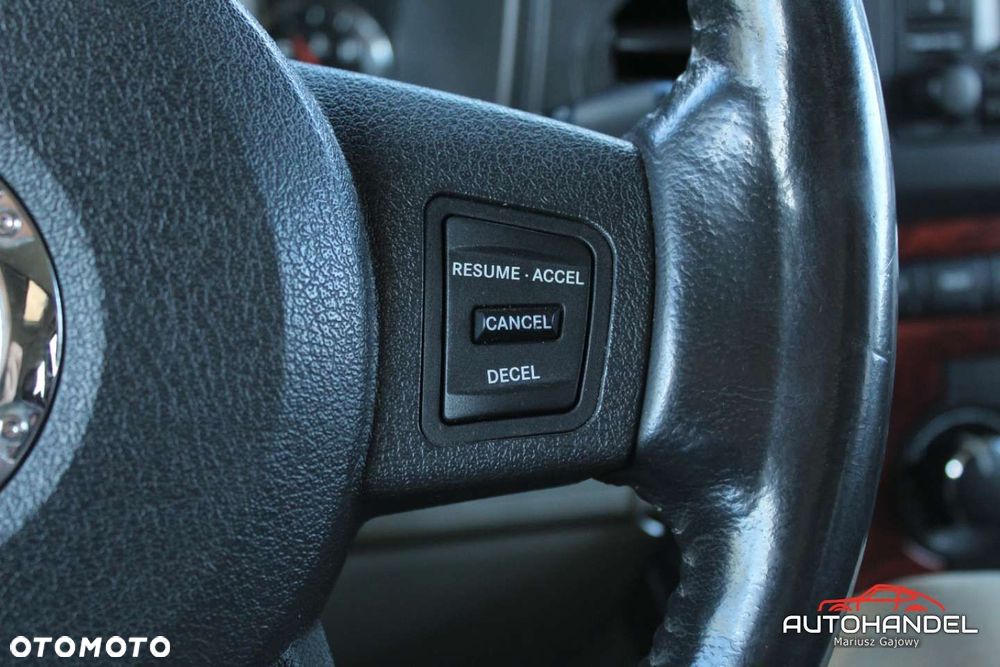 Jeep Commander - 11