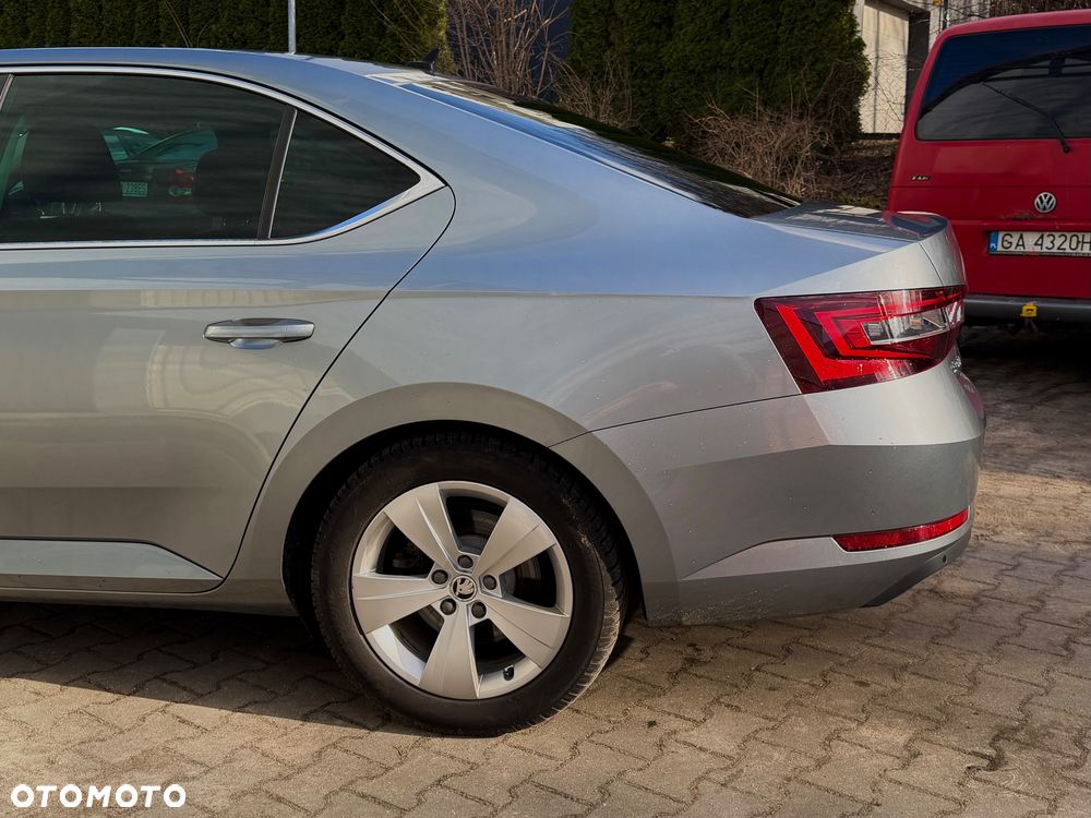 Skoda Superb 2.0 TDI L&K DSG - 13