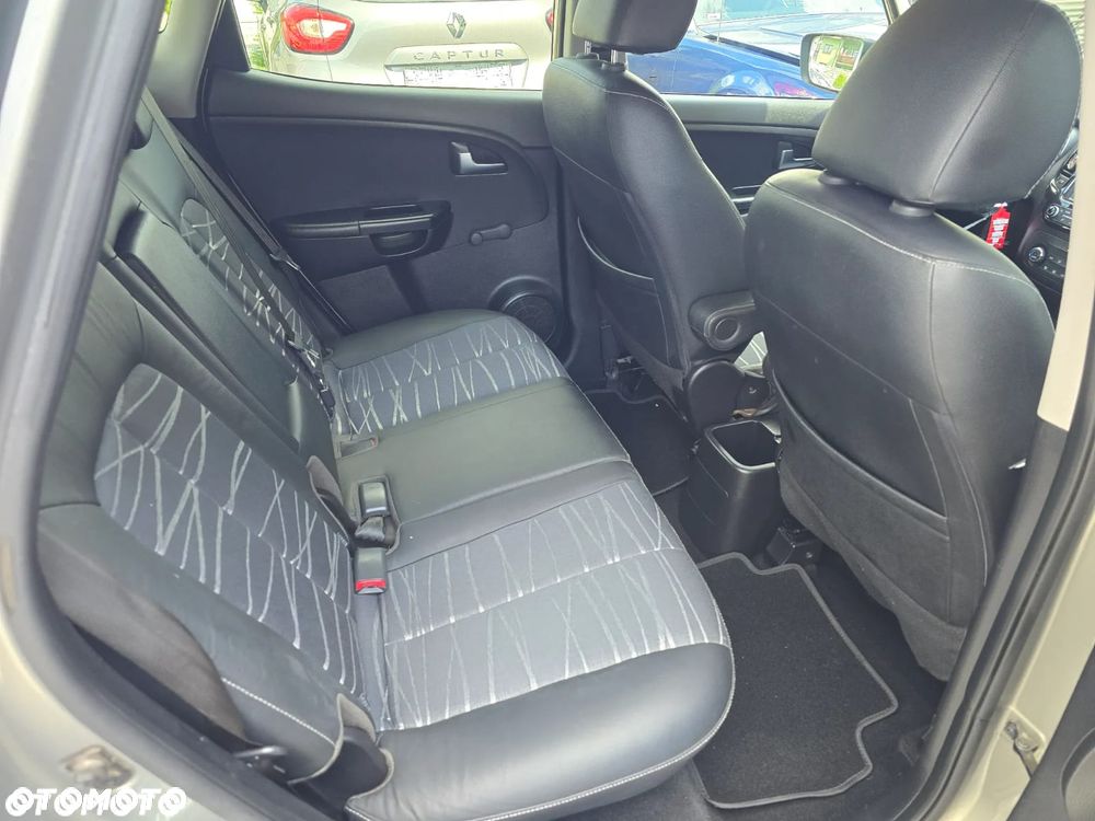 Hyundai ix20 1.4 Premium - 11