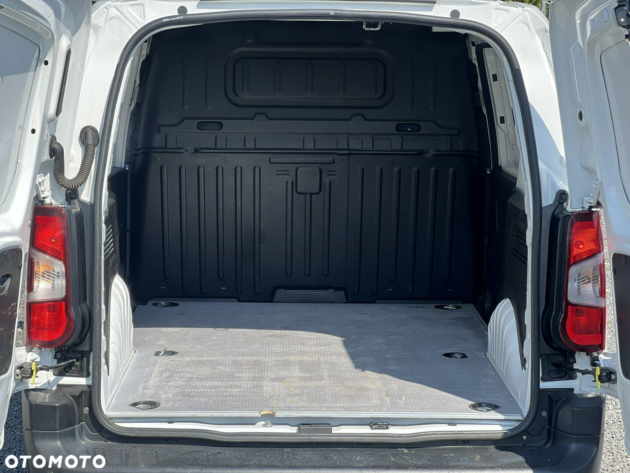 Toyota Proace City 1.5 D-4D Long 2,3t Active (bryg.) - 15