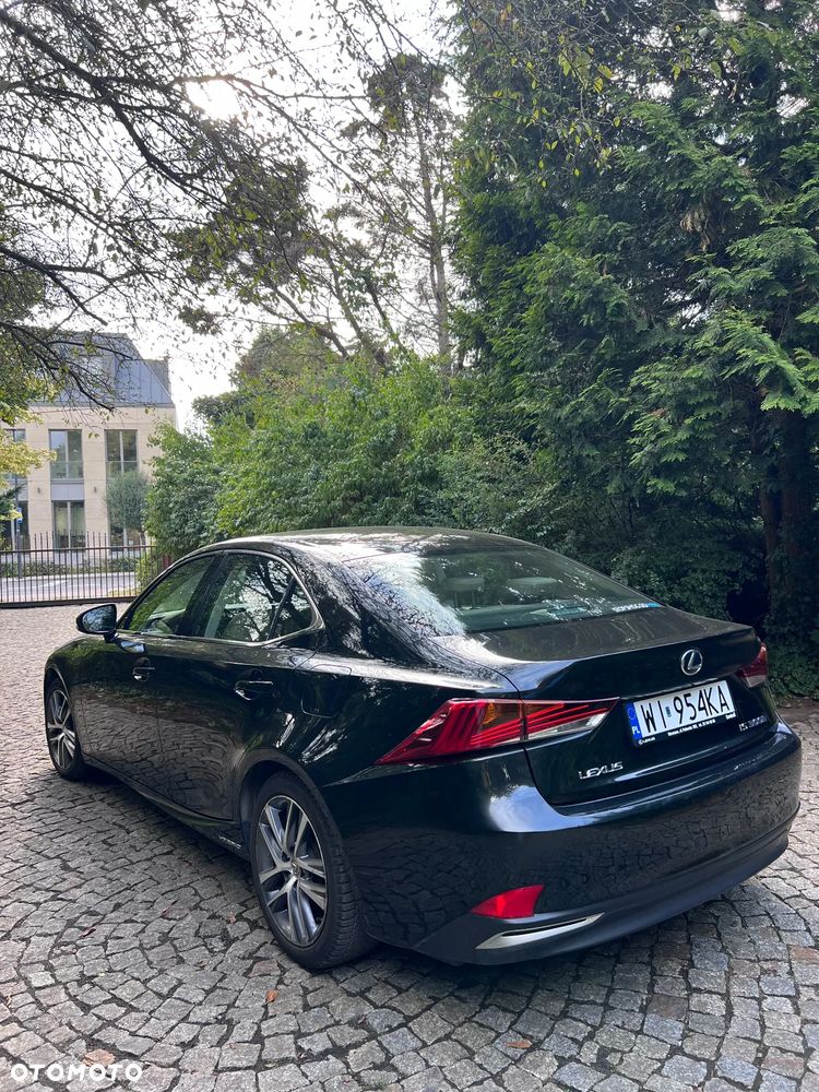 Lexus IS 300h Black - 3