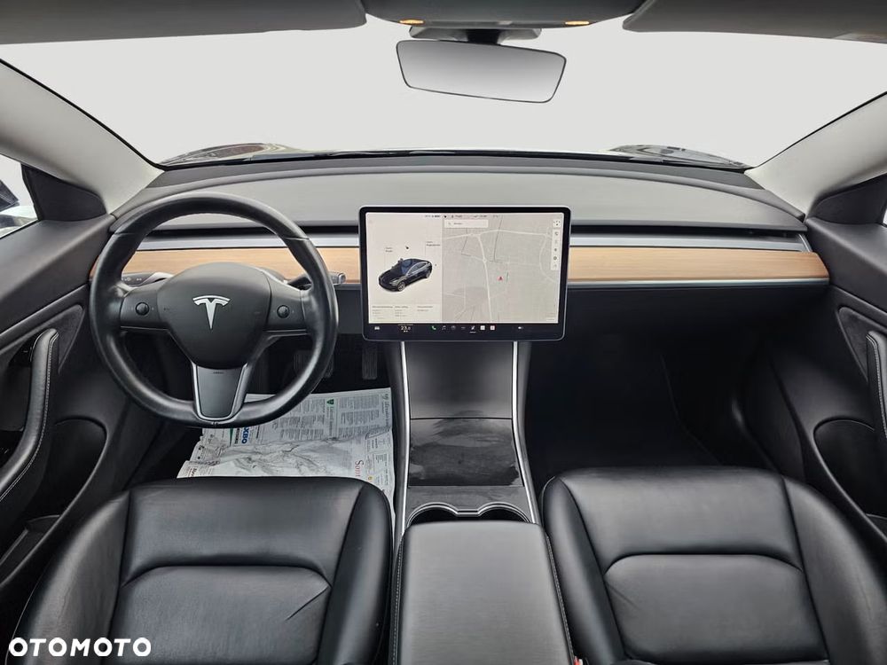 Tesla Model 3 - 10