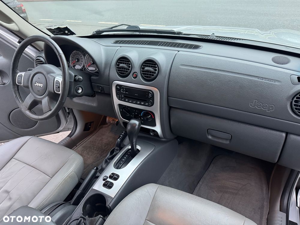 Jeep Cherokee 2.8 CRD Automatik Limited - 32