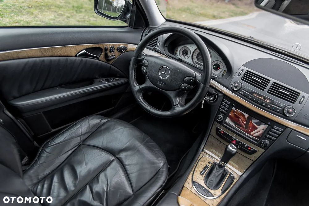 Mercedes-Benz Klasa E 350 4-Matic Avantgarde - 23