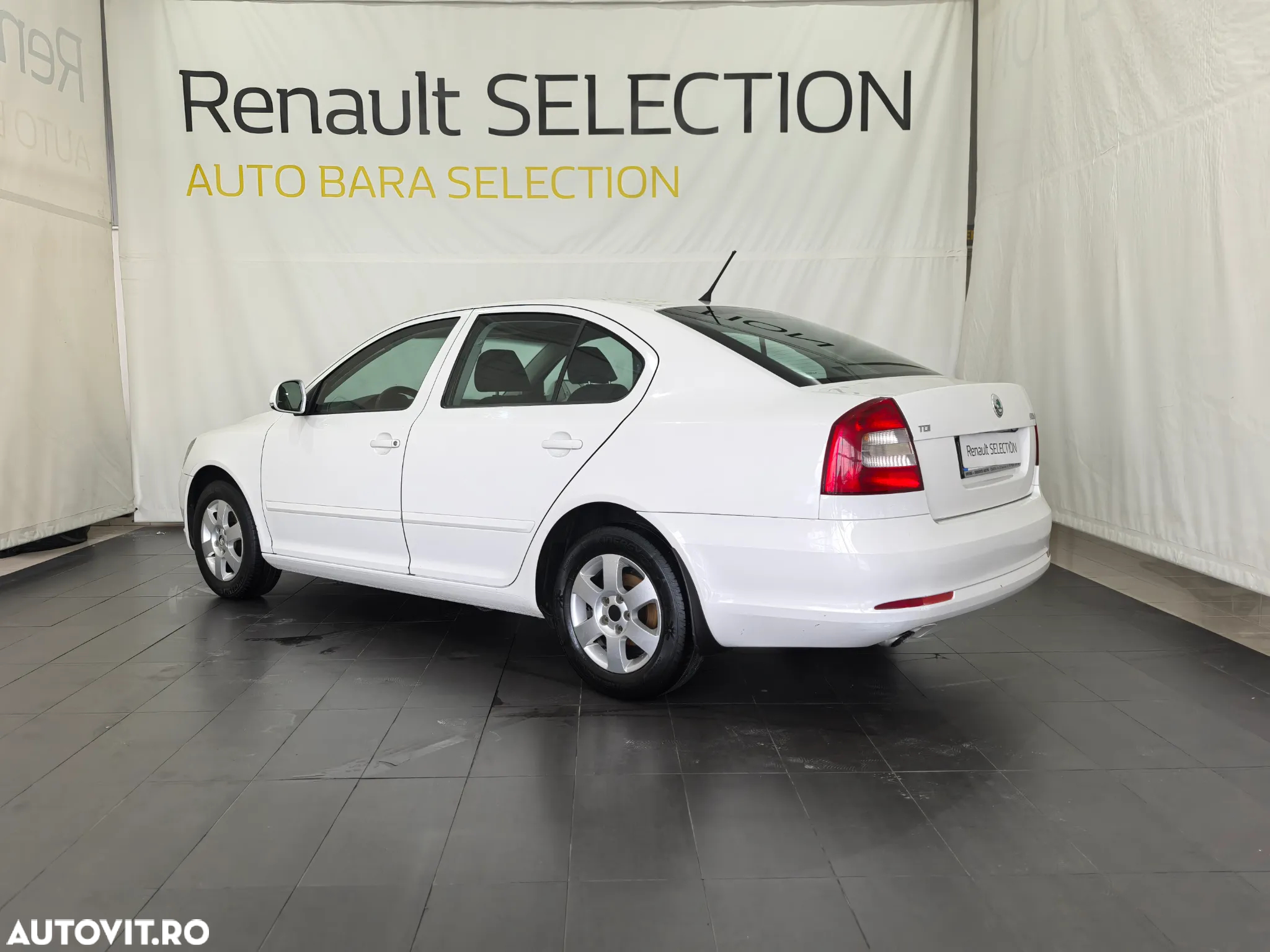 Skoda Octavia 1.6 TDI Ambiente - 2