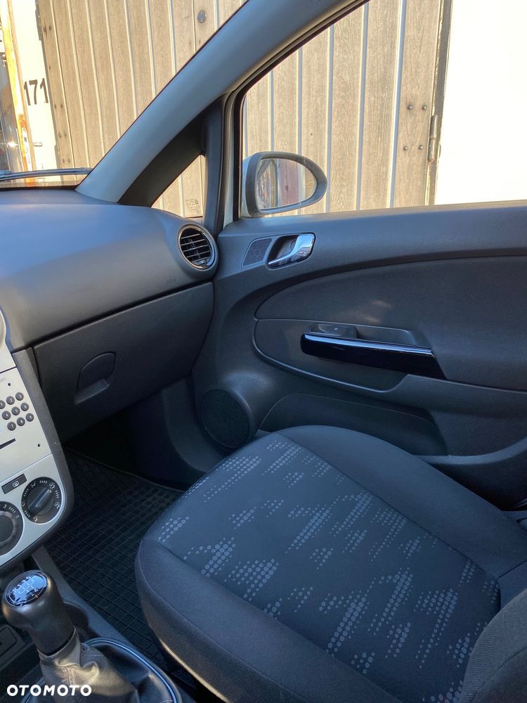 Opel Corsa - 8