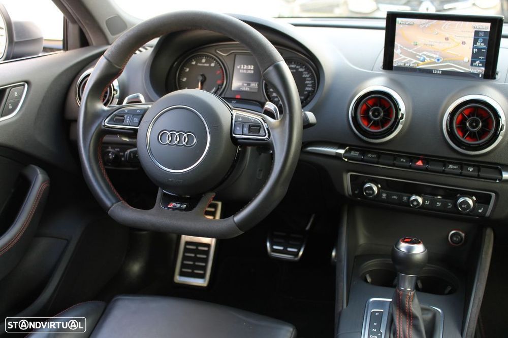 Audi RS3 Sportback 2.5 TFSI quattro S tronic - 36