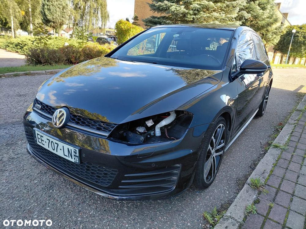 Volkswagen Golf - 5