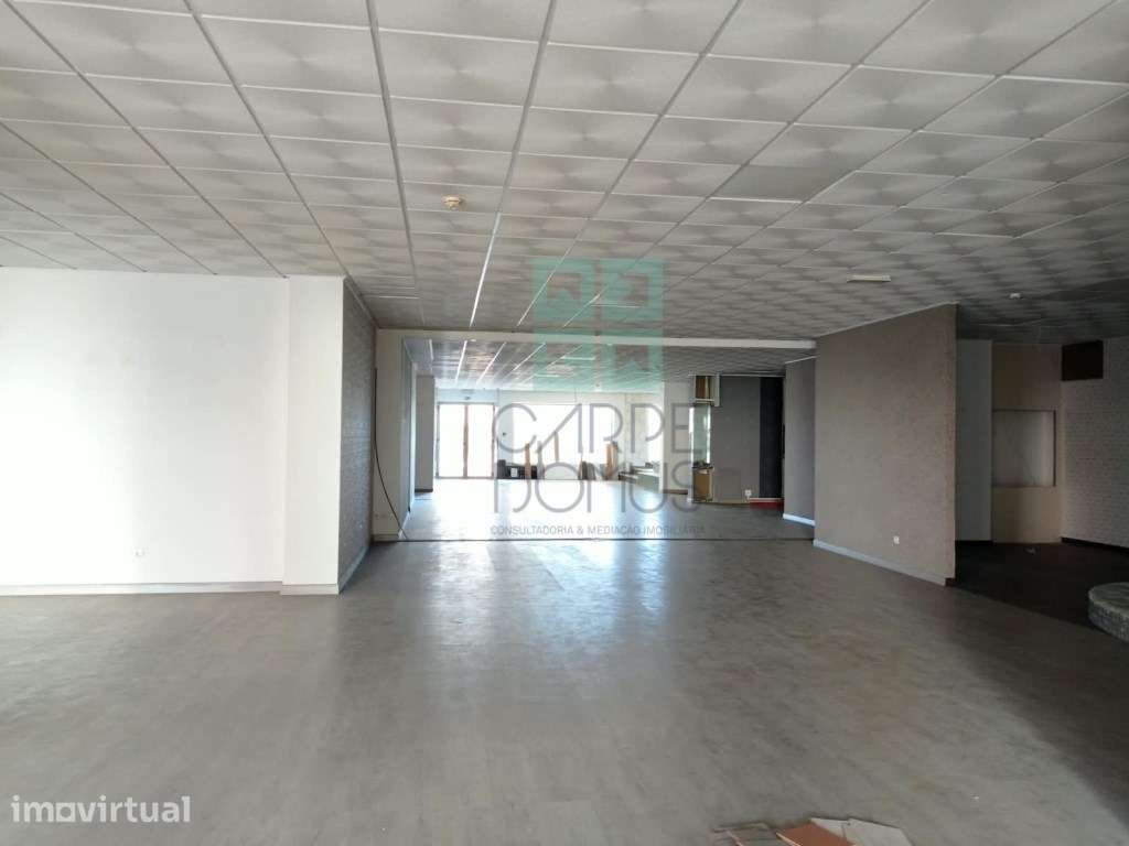 Espaço Comercial com saída de fumos, nas Colinas do Cruzeiro, Odivelas - Grande imagem: 4/26