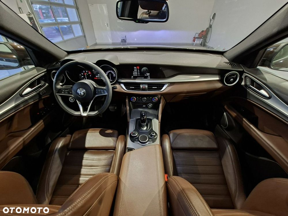 Alfa Romeo Stelvio 2.0 Turbo Veloce Q4 - 16